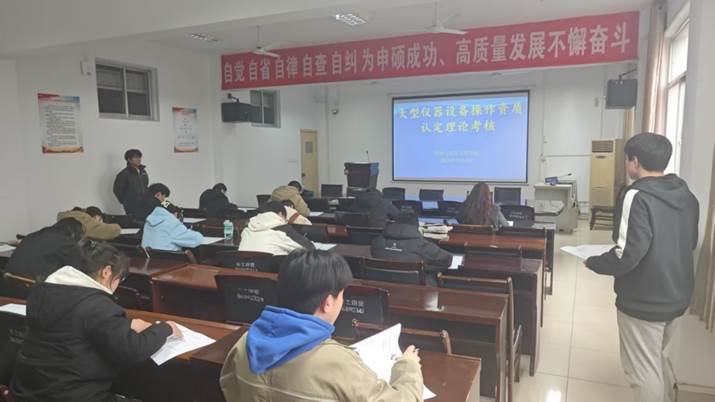 一群人在房间内玩体感游戏 AI 生成的内容可能不正确。