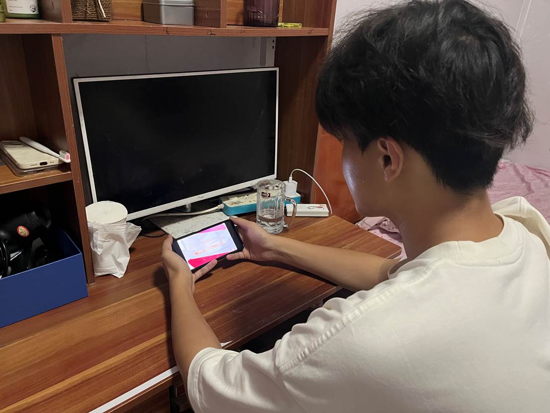 图示, 示意图
中度可信度描述已自动生成